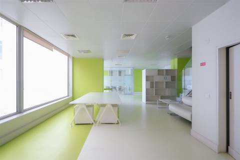 Escritório em Gaia, no Edifício do ISLA, com rendimento