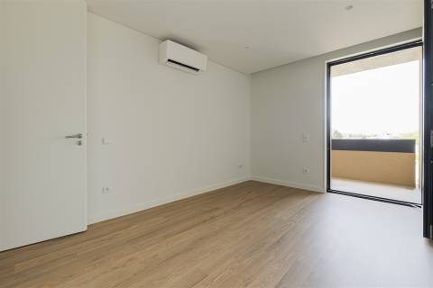 Arrendamento - Varandas do Covelo - Apartamento T1