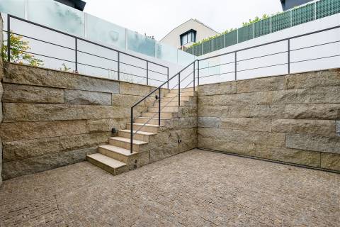 Moradia T3, com 3 suites, jardim e Piscina na Boavista