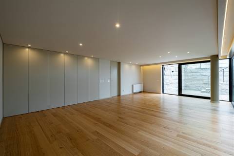 Moradia T3, com 3 suites, jardim e Piscina na Boavista