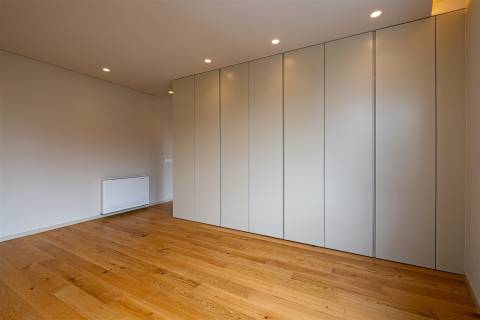 Moradia T3, com 3 suites, jardim e Piscina na Boavista