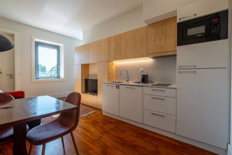 Oporto Studio Pool Oasis: Arrendamento Médio Prazo no Bonfim
