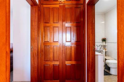 Casa Rústica T2 com Grande Terreno