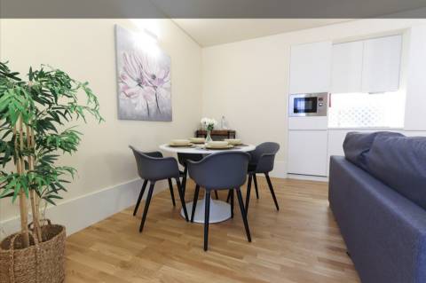 T0 com 1 quarto independente, na Baixa do Porto, com Licença AL