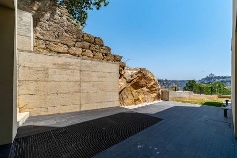 Apartamento T2 para Arrendamento, zona histórica de gaia, com piscina, spa e vista panorâmica