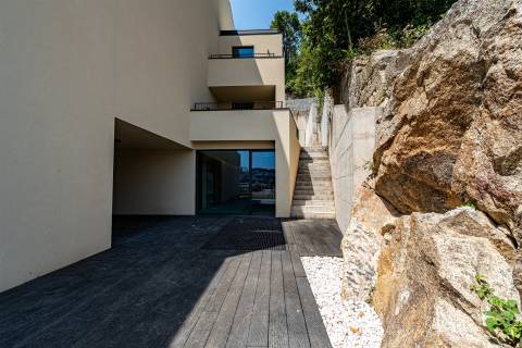 Apartamento T2 para Arrendamento, zona histórica de gaia, com piscina, spa e vista panorâmica