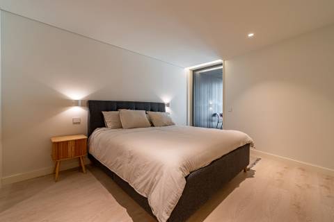 Apartamento T2 para Arrendamento, zona histórica de gaia, com piscina, spa e vista panorâmica