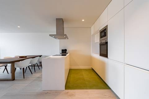 Apartamento T2 para Arrendamento, zona histórica de gaia, com piscina, spa e vista panorâmica