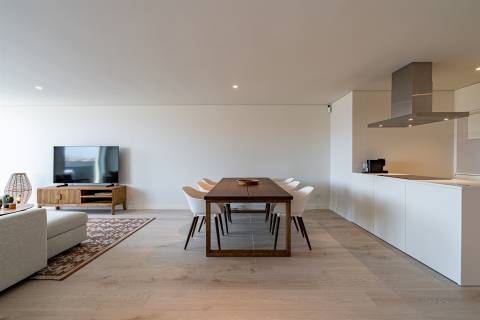 Apartamento T2 para Arrendamento, zona histórica de gaia, com piscina, spa e vista panorâmica