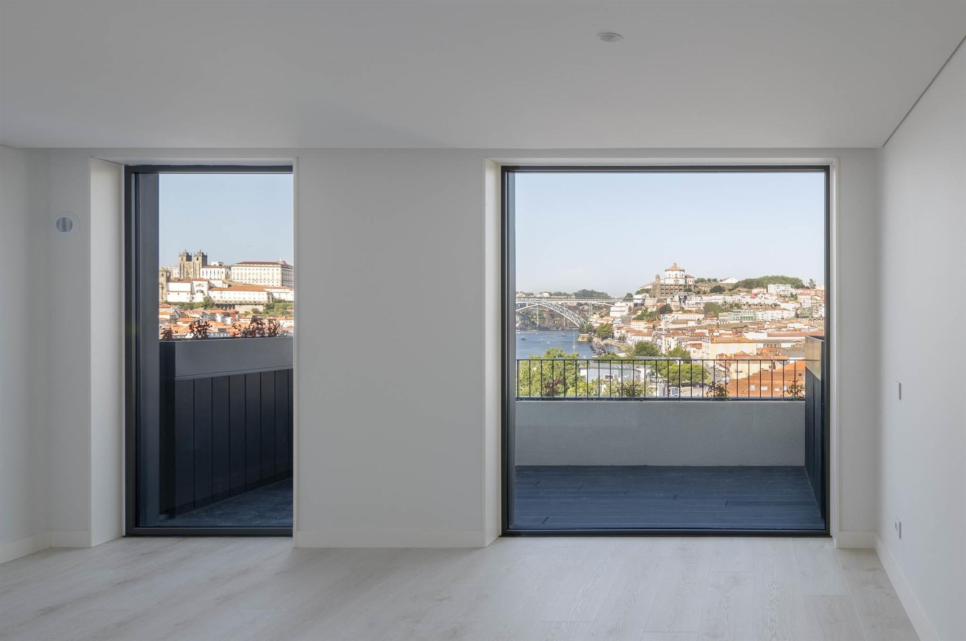 Apartamento T2 para Arrendamento, zona histórica de gaia, com piscina, spa e vista panorâmica