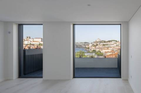 Apartamento T2 para Arrendamento, zona histórica de gaia, com piscina, spa e vista panorâmica