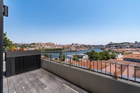 Apartamento T2 com vista para o Rio Douro
