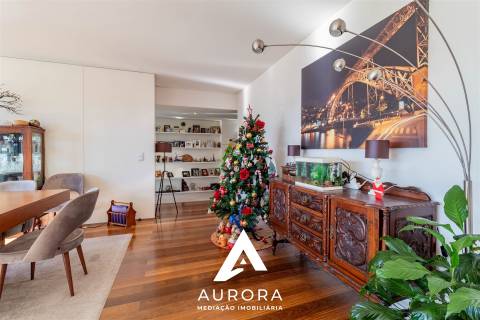 Apartamento T4 Venda em Mafamude e Vilar do Paraíso,Vila Nova de Gaia