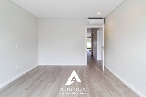 Moradia T4 Venda em Anta e Guetim,Espinho