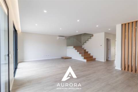 Moradia T4 Venda em Anta e Guetim,Espinho