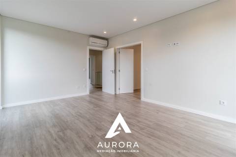 Moradia T4 Venda em Anta e Guetim,Espinho