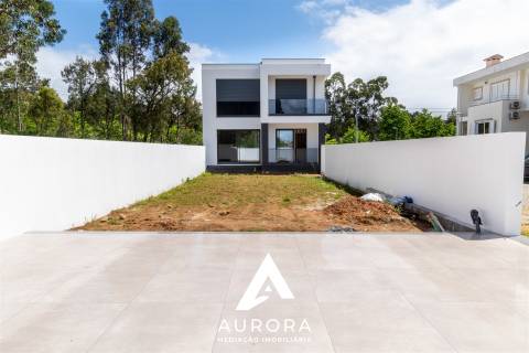 Moradia T4 Venda em Anta e Guetim,Espinho