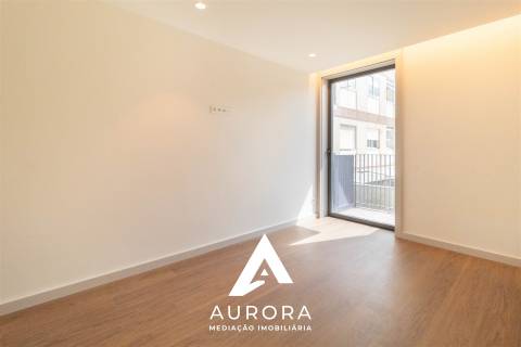 Apartamento T2 nascente/sul a 100 metros da praia de Espinho