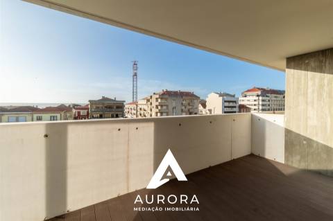 Apartamento T3 varanda Poente 117m2 área útil Garagem Box 2 viaturas