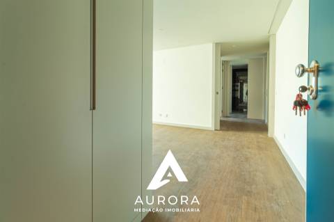 Apartamento T2 a 100 metros da praia Garagem Box