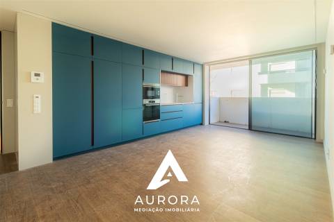 Apartamento T2 a 100 metros da praia Garagem Box