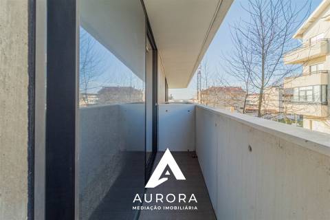 Apartamento T2 a 100 metros da praia Garagem Box