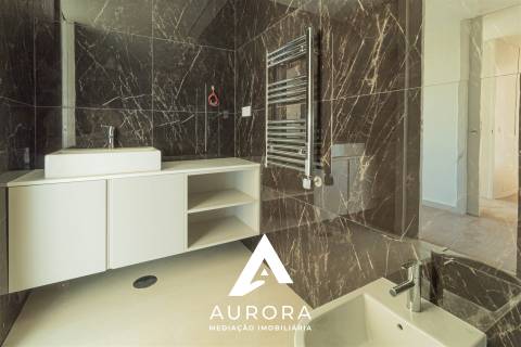 Apartamento T2 a 100 metros da praia Garagem Box