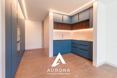 Apartamento T2 100 metros da praia c/ terraço de 37m2