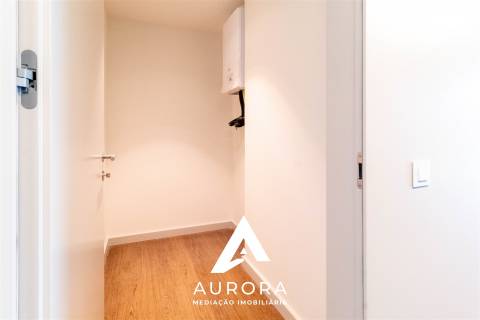 Apartamento T2 100 metros da praia c/ terraço de 37m2