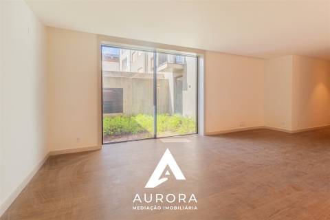 Apartamento T2 100 metros da praia c/ terraço de 37m2