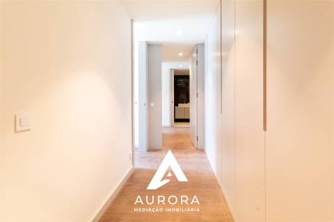 Apartamento T2 100 metros da praia c/ terraço de 37m2