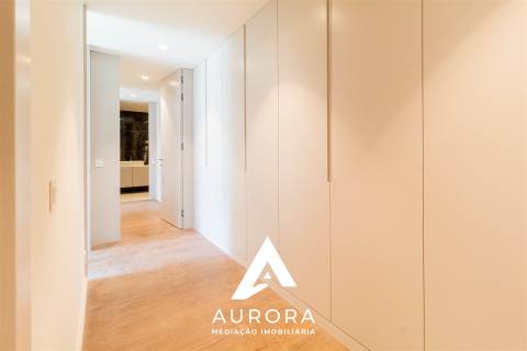 Apartamento T2 100 metros da praia c/ terraço de 37m2