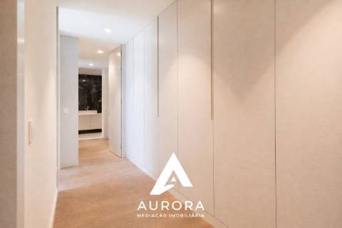 Apartamento T2 100 metros da praia c/ terraço de 37m2