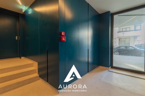 Apartamento T3 Poente 117m2 de área útil Garagem Box