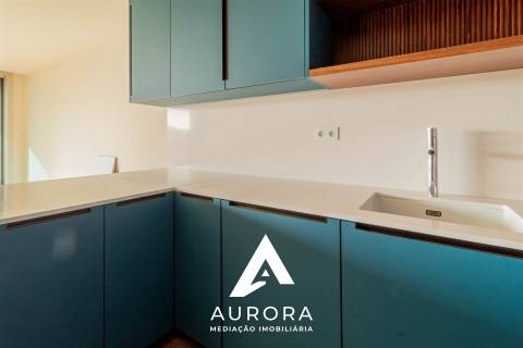 Apartamento T3 Poente 117m2 de área útil Garagem Box