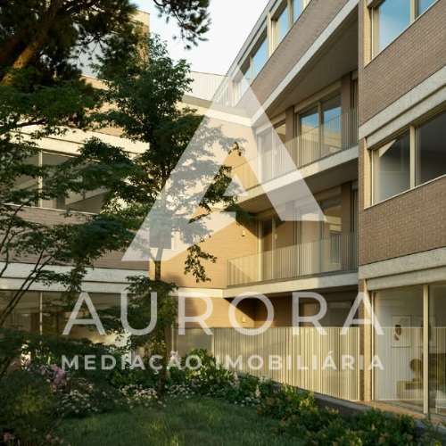 T2 S.Félix último piso vista mar varanda sul 3 lugares+arrumo