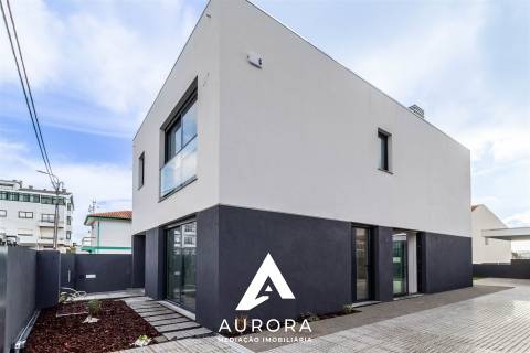 Moradia T4 Venda em Serzedo e Perosinho,Vila Nova de Gaia