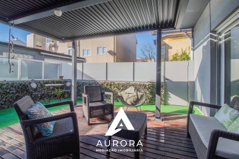 Andar Moradia T2+T1 renovado piscina/jardim Espinho lote 843m2