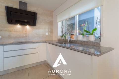 Andar Moradia T2+T1 renovado piscina/jardim Espinho lote 843m2