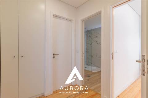 Andar Moradia T2+T1 renovado piscina/jardim Espinho lote 843m2