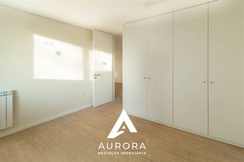Apartamento T2 Sul/Poente 104m2 úteis + lugar de garagem Espinho