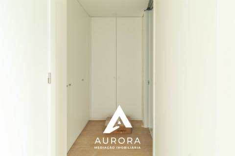 Apartamento T2 Sul/Poente 104m2 úteis + lugar de garagem Espinho