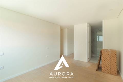 Apartamento T2 Nascente 99m2 úteis Espinho e lugar garagem