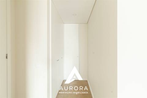 Apartamento T2 Nascente 99m2 úteis Espinho e lugar garagem