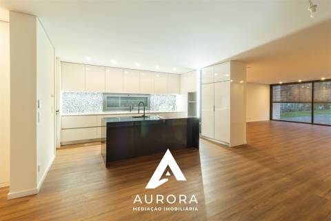 Moradia T4 Venda em Rio Meão,Santa Maria da Feira