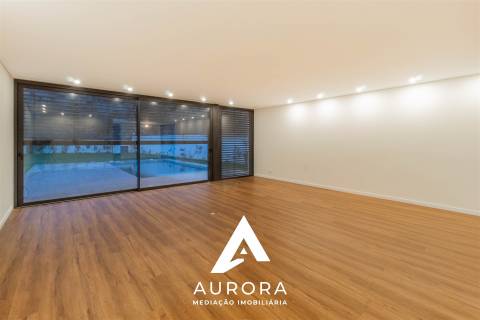 Moradia T4 Venda em Rio Meão,Santa Maria da Feira