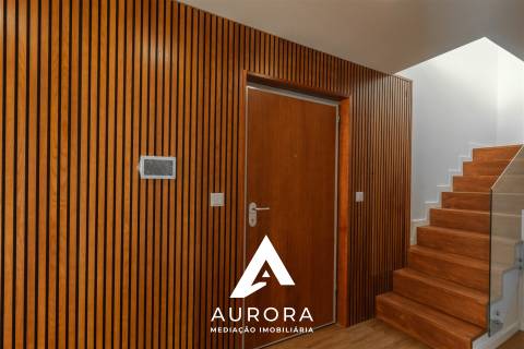 APARTAMENTO T4 DUPLEX TERRAÇO COM 89M2 VISTA MAR