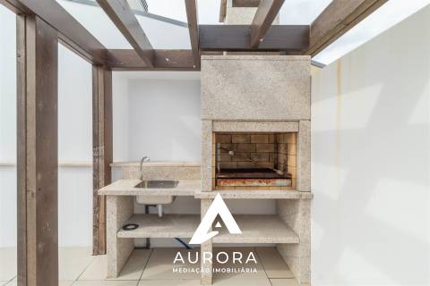 APARTAMENTO T4 DUPLEX TERRAÇO COM 89M2 VISTA MAR