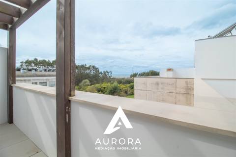 APARTAMENTO T4 DUPLEX TERRAÇO COM 89M2 VISTA MAR
