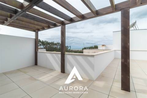 APARTAMENTO T4 DUPLEX TERRAÇO COM 89M2 VISTA MAR